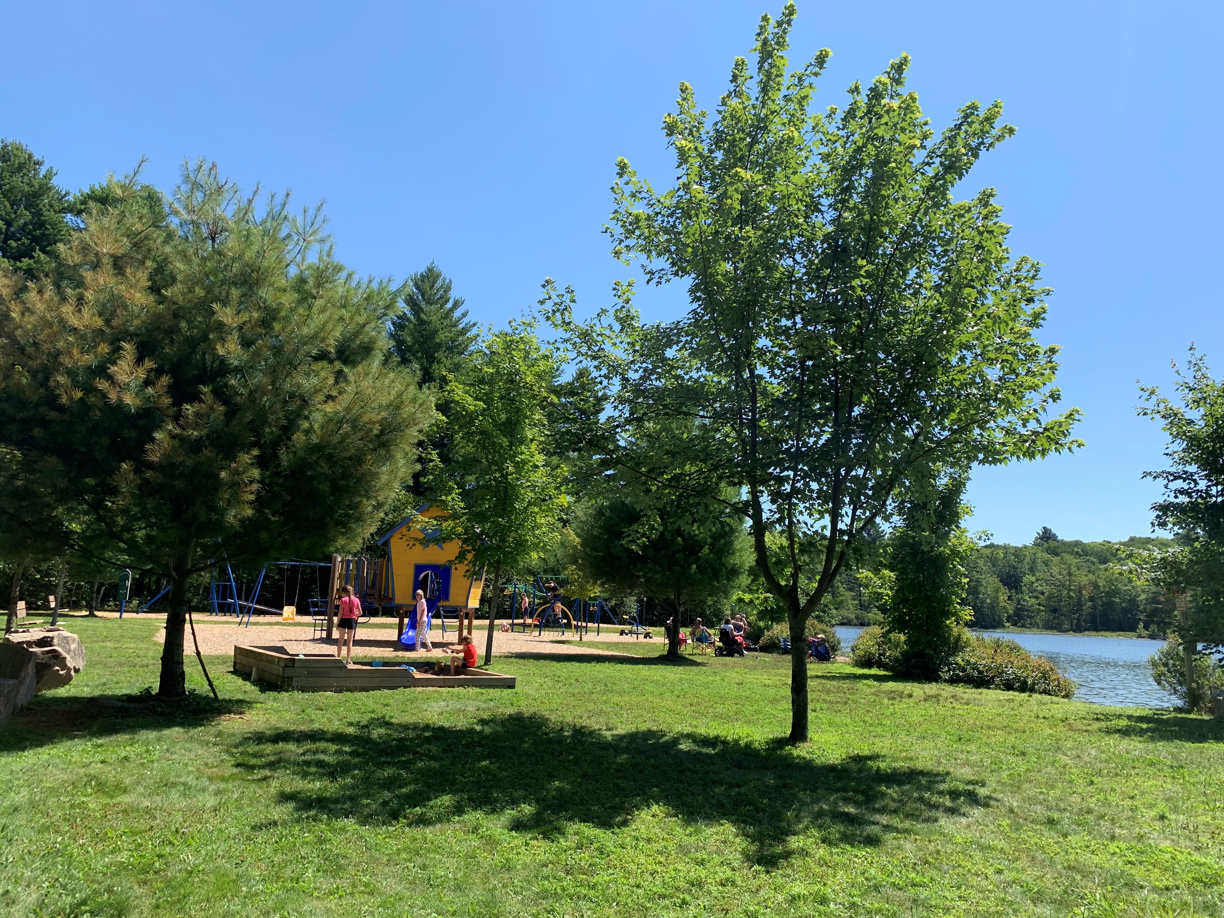 Image shows a lakeside park.